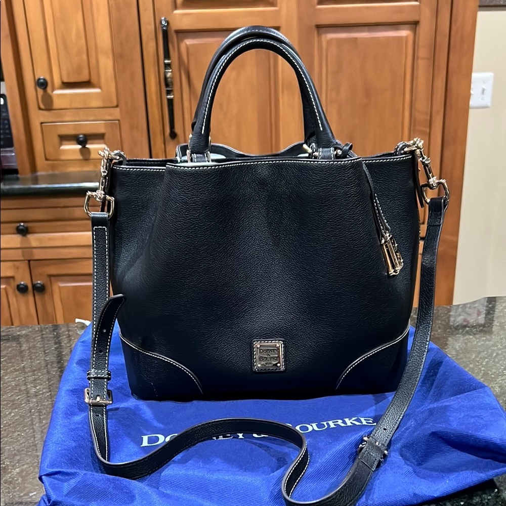 Dooney & Bourke Sorrento Barlow Bag